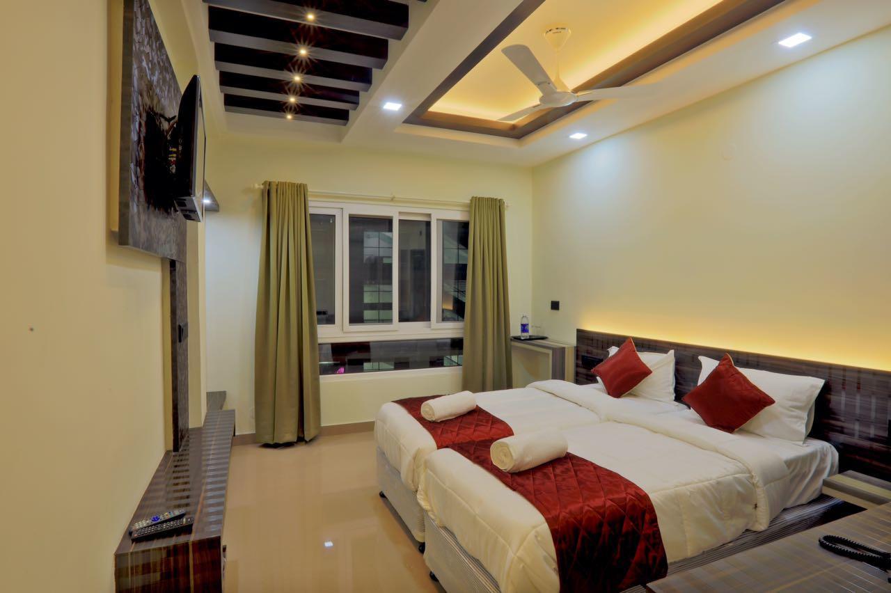 Hotel Kenz Residency à Kochi Extérieur photo