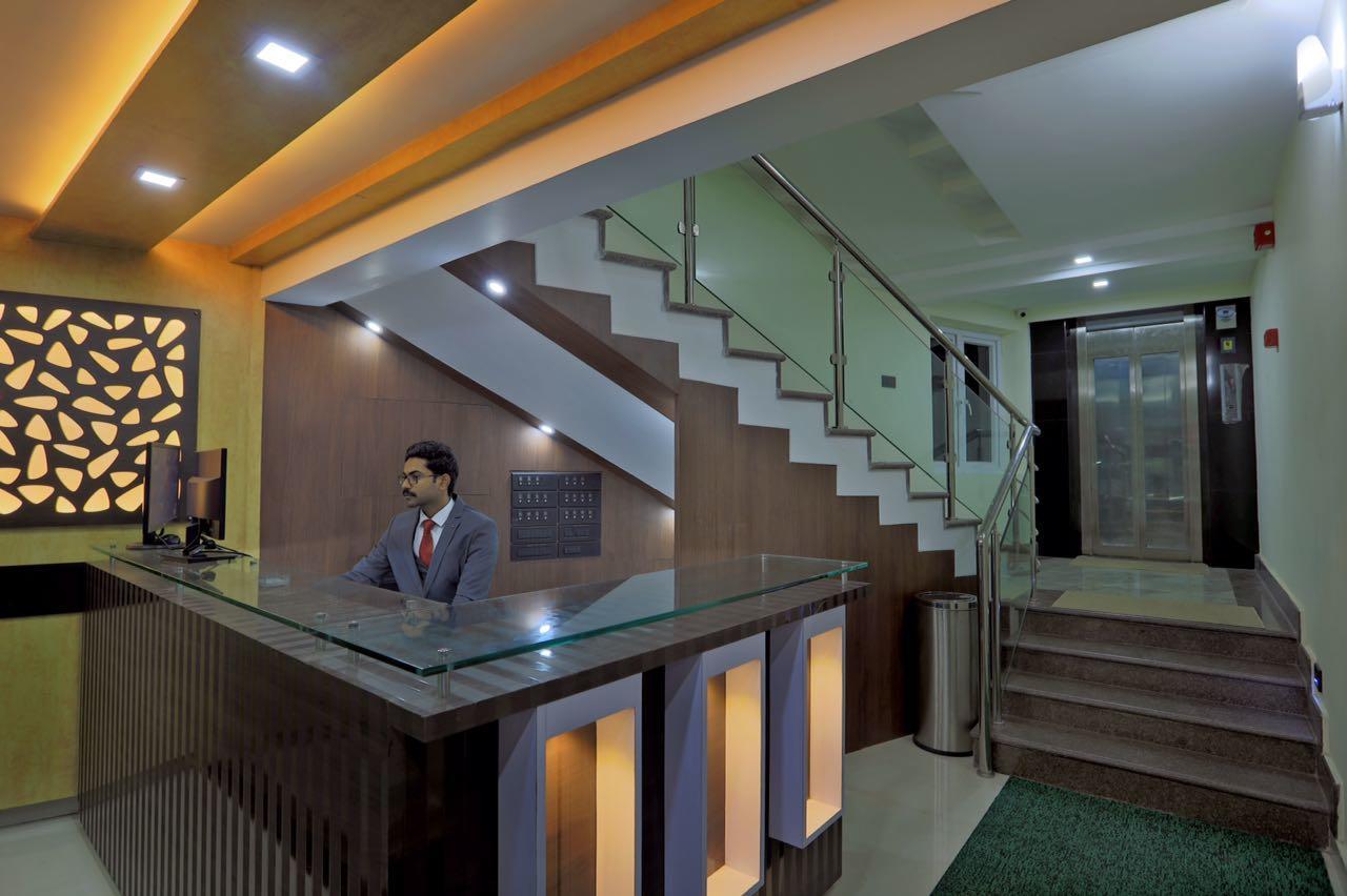 Hotel Kenz Residency à Kochi Extérieur photo