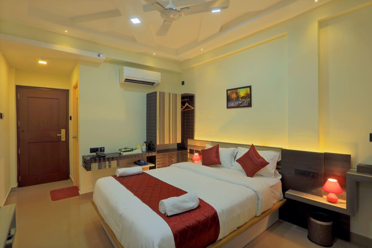 Hotel Kenz Residency à Kochi Extérieur photo